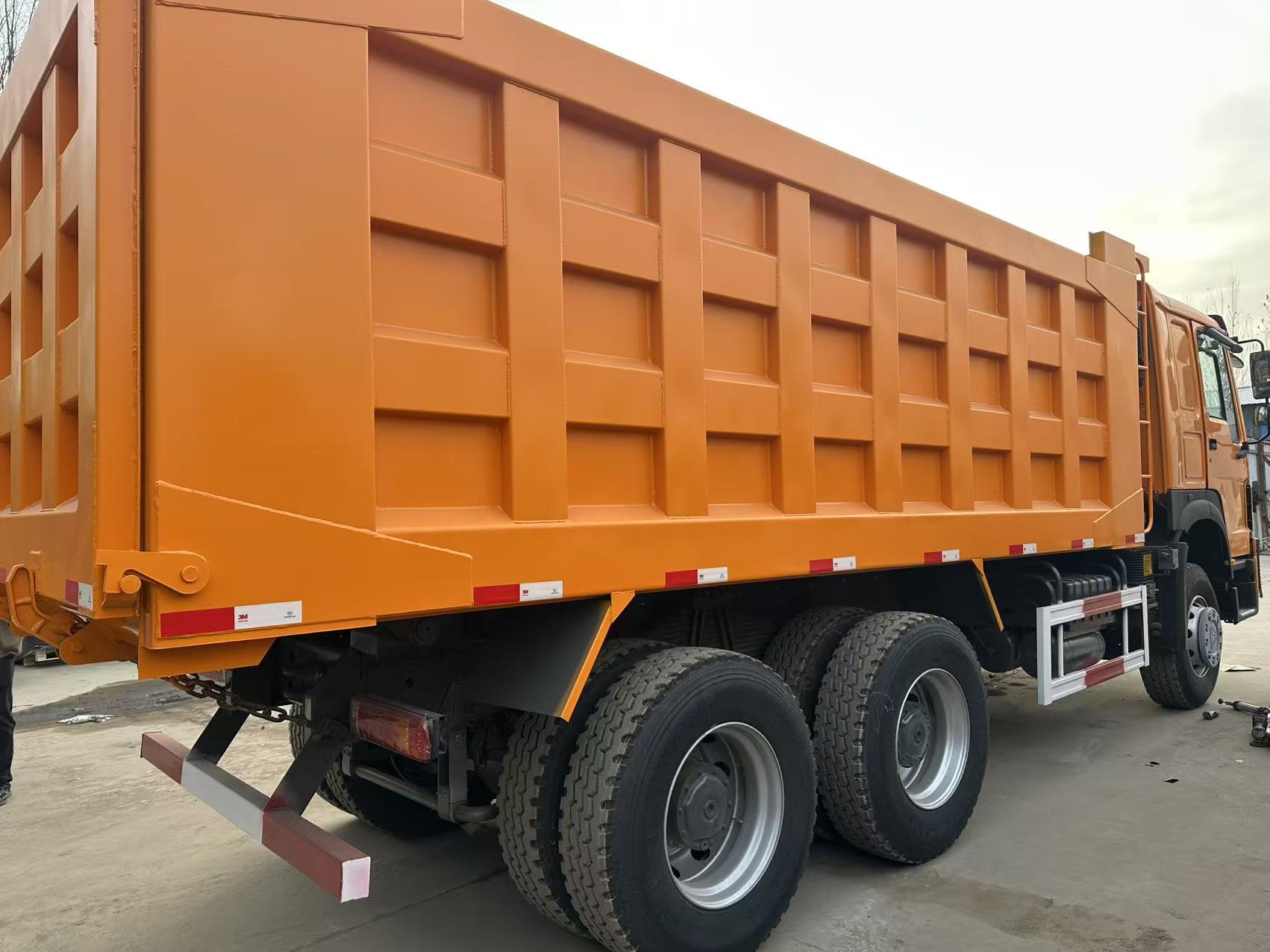 شاحنة نزع تحميل من هووو النمط 6×4 ب10 عجلات