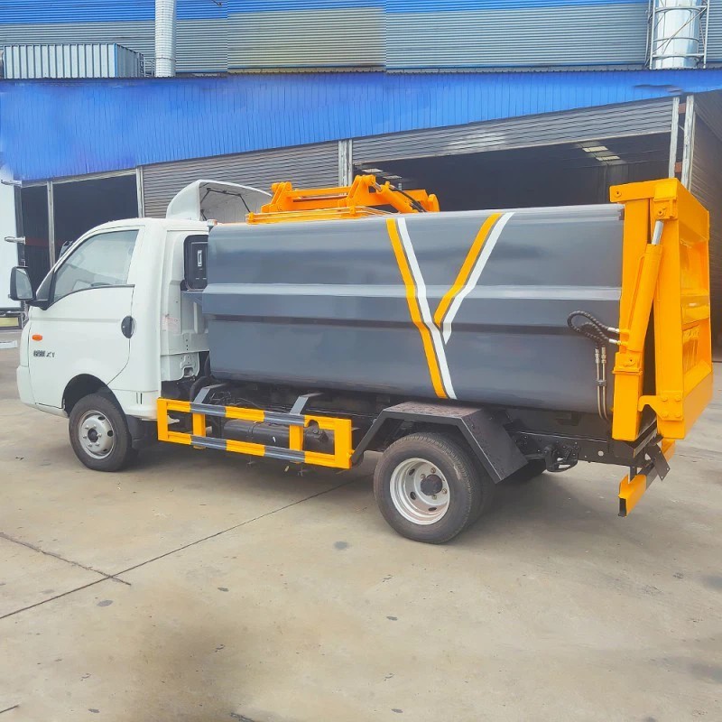 شاحنة النفايات من فوطين