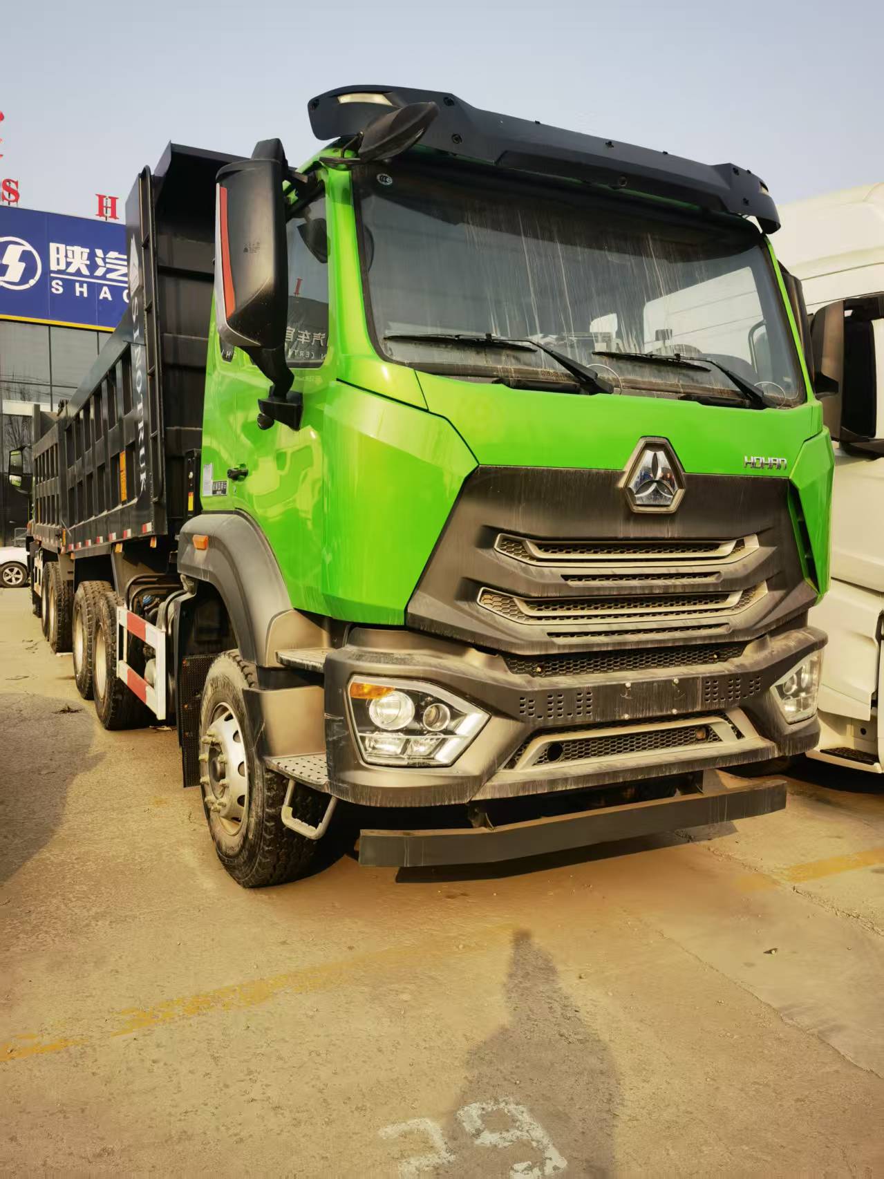 الجيل الجديد من شاحنة قلابة